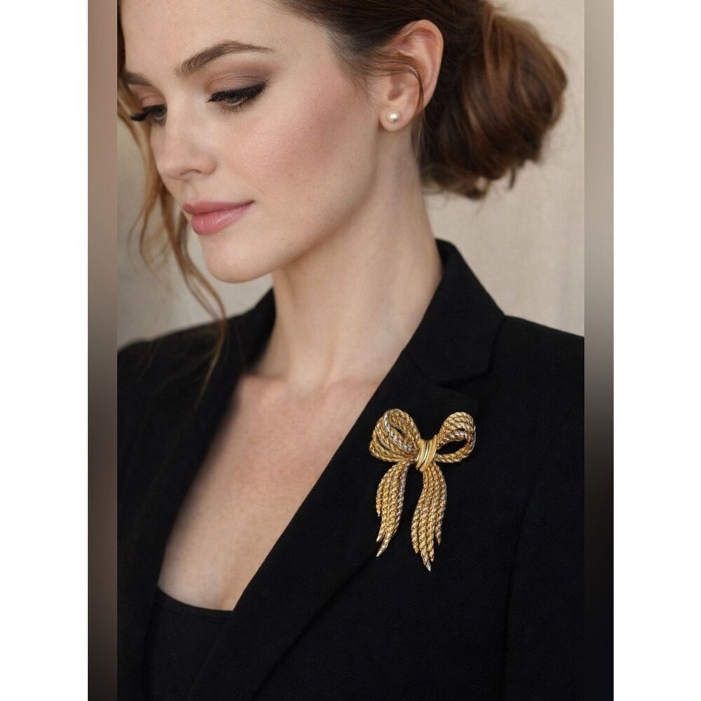 Vintage 80’s Elegant Gold and Silver Bow Brooch